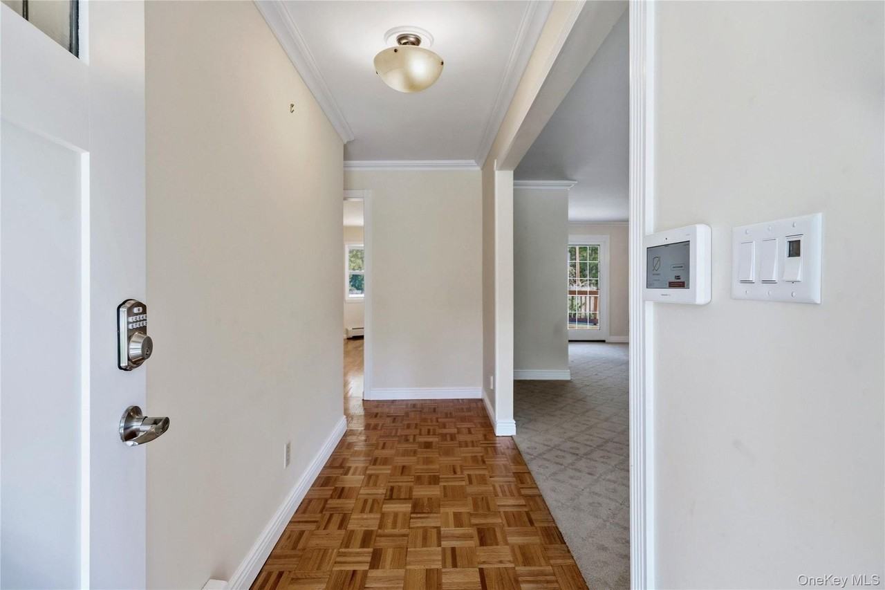 14 Harbor Ln - Photo 7 of 46