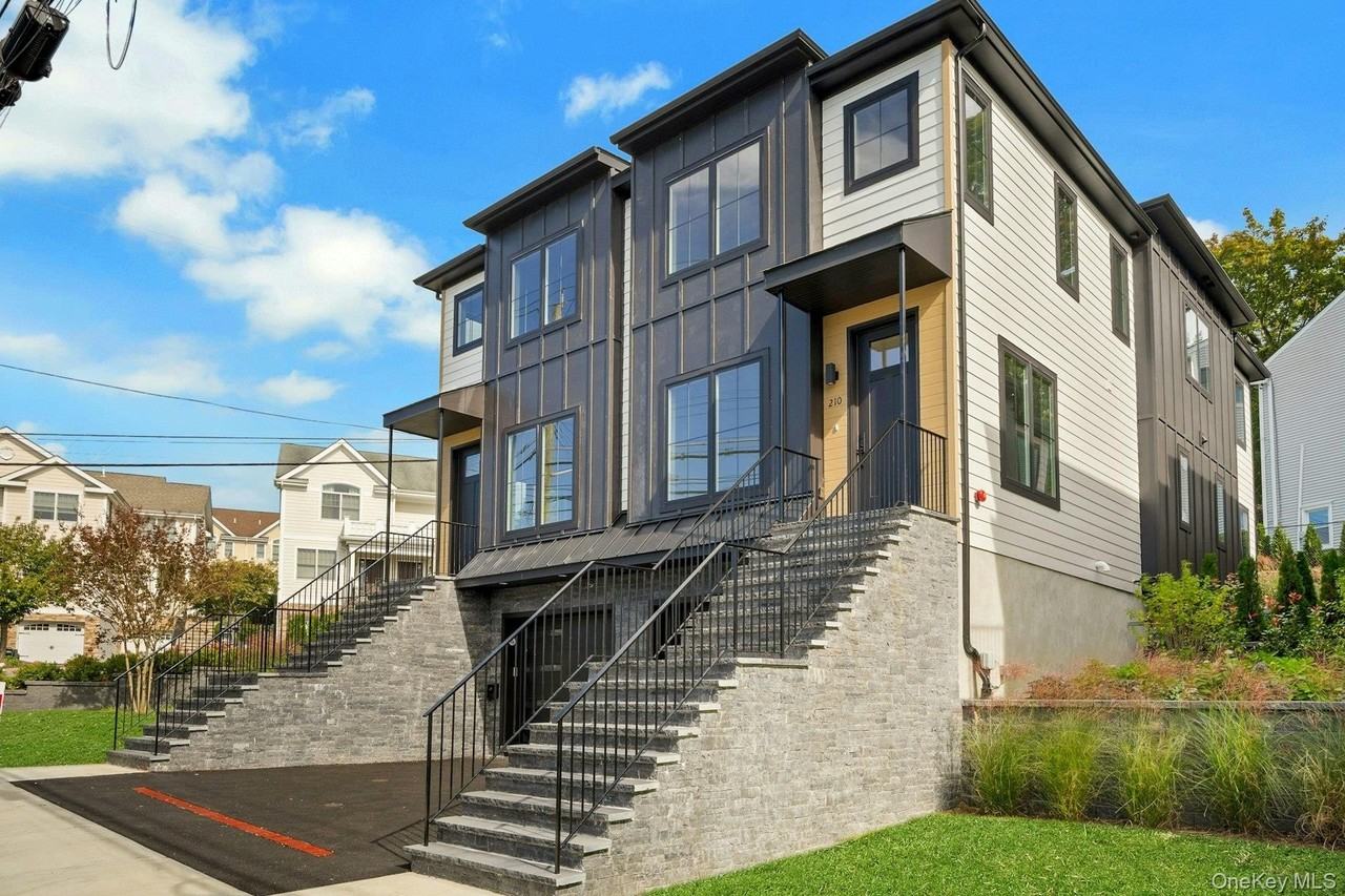 210 Underhill Ave - Photo 3 of 46