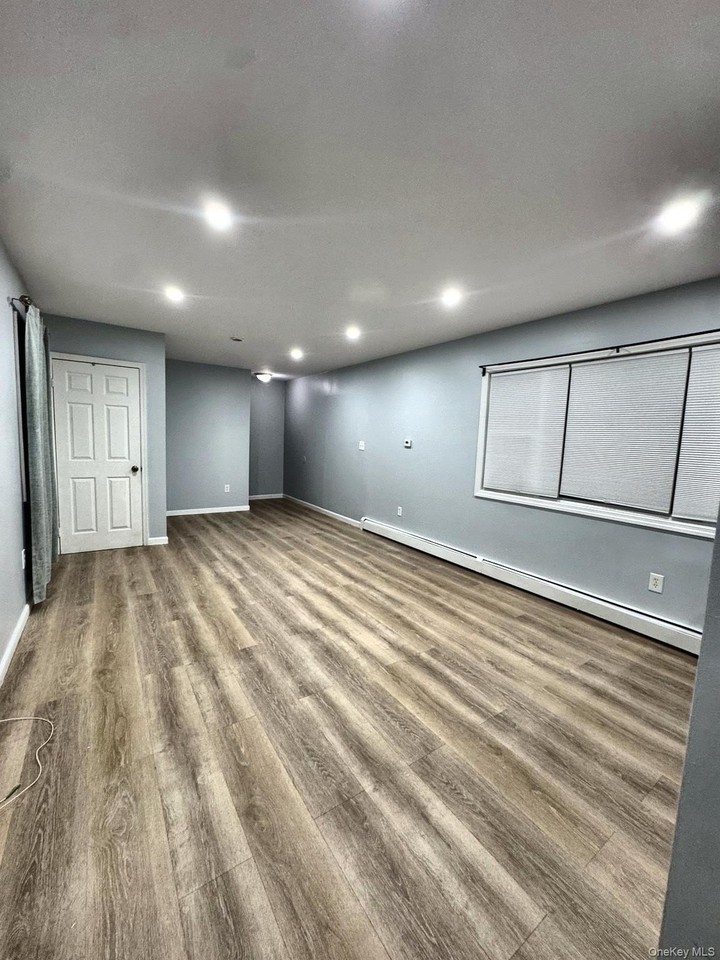 9714 130th St - Photo 3 of 10