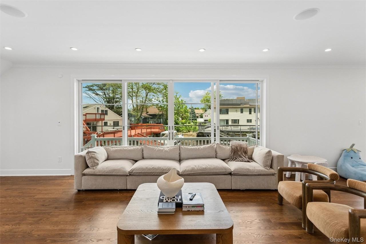 169 Mott St - Photo 5 of 32