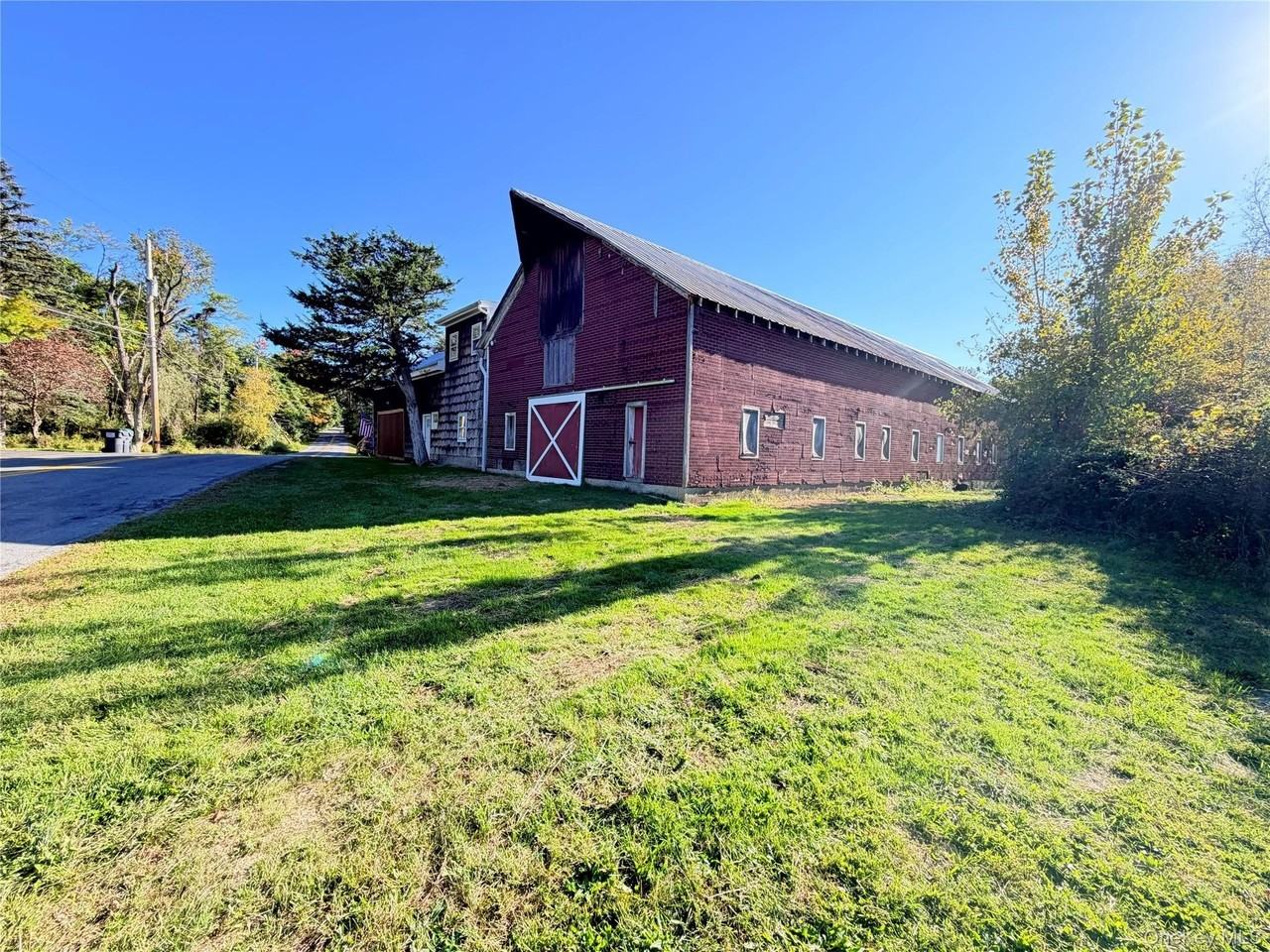 33 Howells Tpke - Photo 5 of 18
