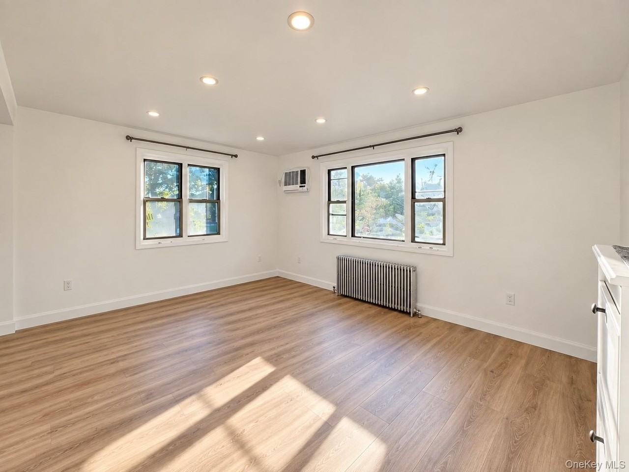 1051 Fenwood Dr #4 - Photo 2 of 9