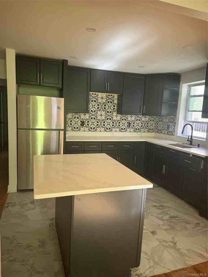 39 Spruce St #1 - Photo 4 of 11
