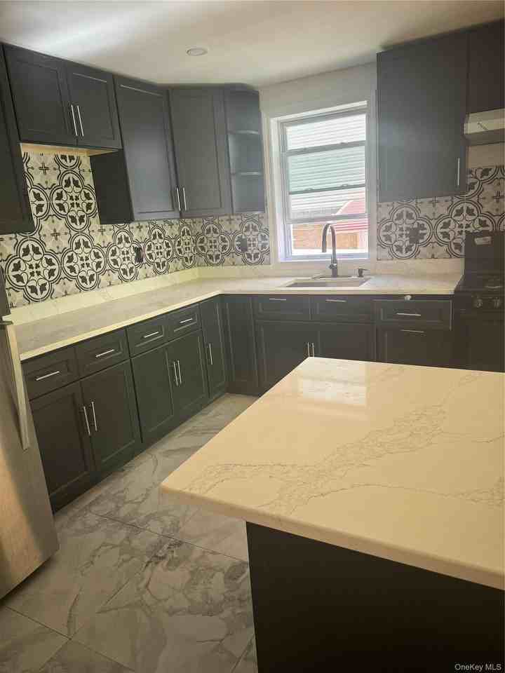39 Spruce St #1 - Photo 5 of 11