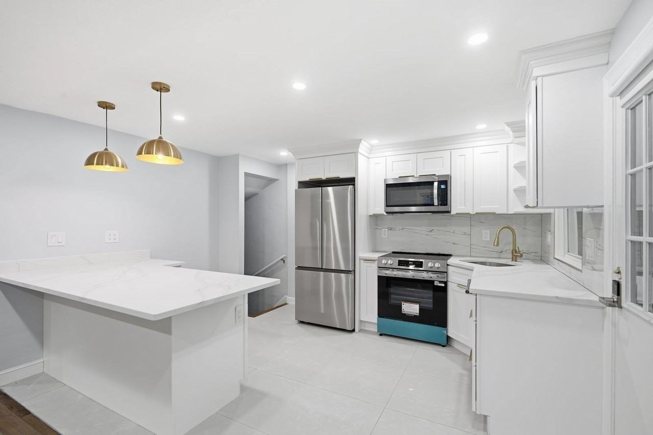 36 Rose Ave #36 - Photo 4 of 31