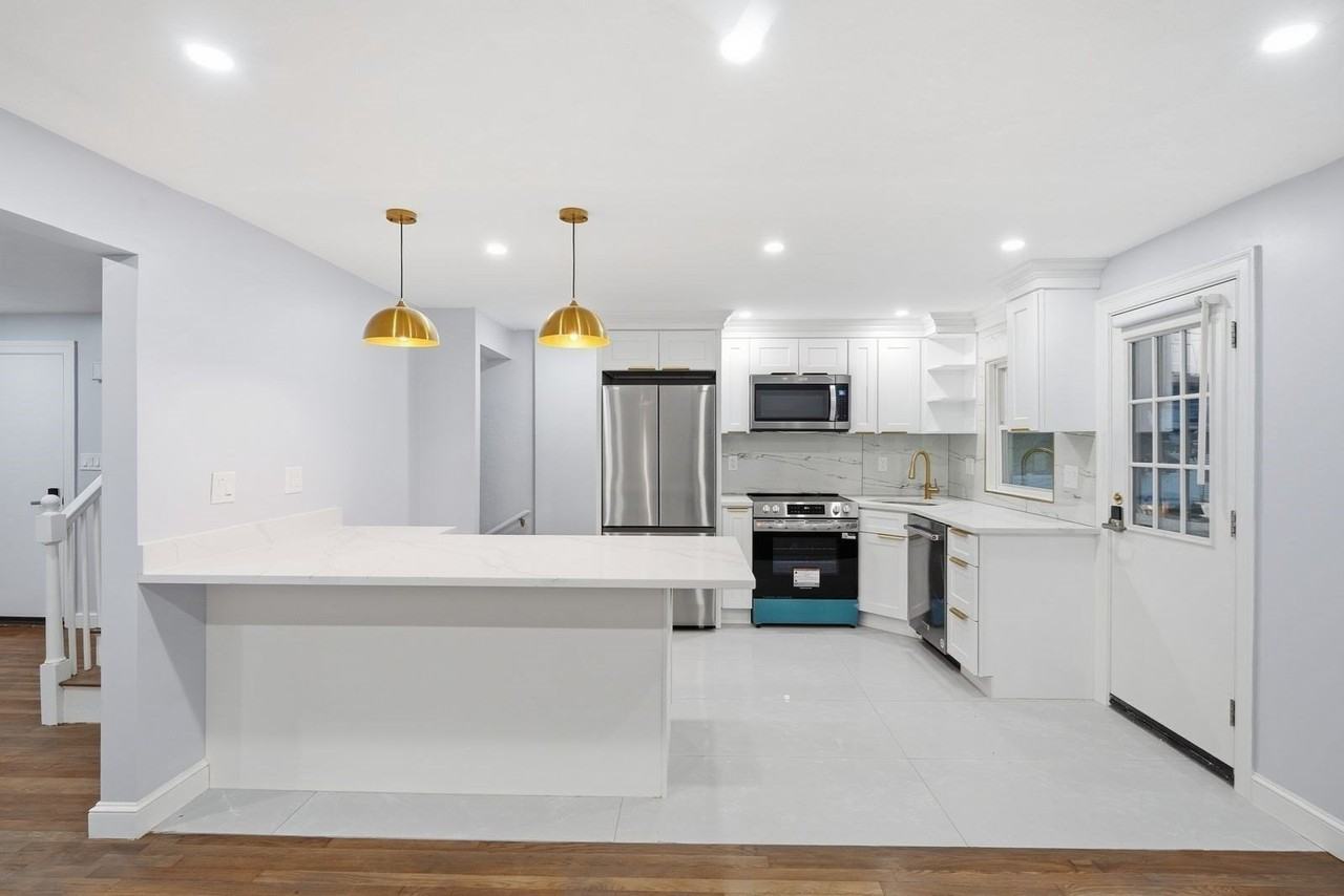 36 Rose Ave #36 - Photo 5 of 31