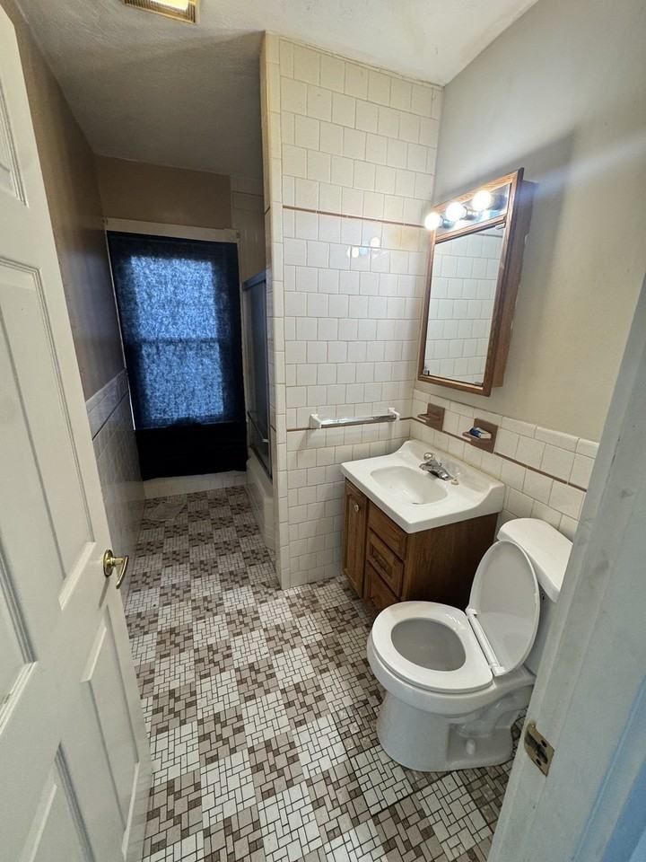328 Sawyer St #3 - Photo 2 of 8