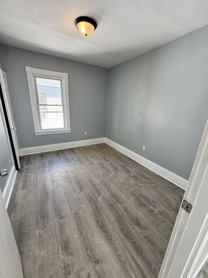 1461 Pleasant St #2 - Photo 3 of 4