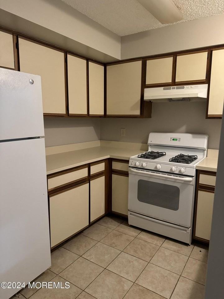 51 Brandywine Ct #284 - Photo 2 of 10