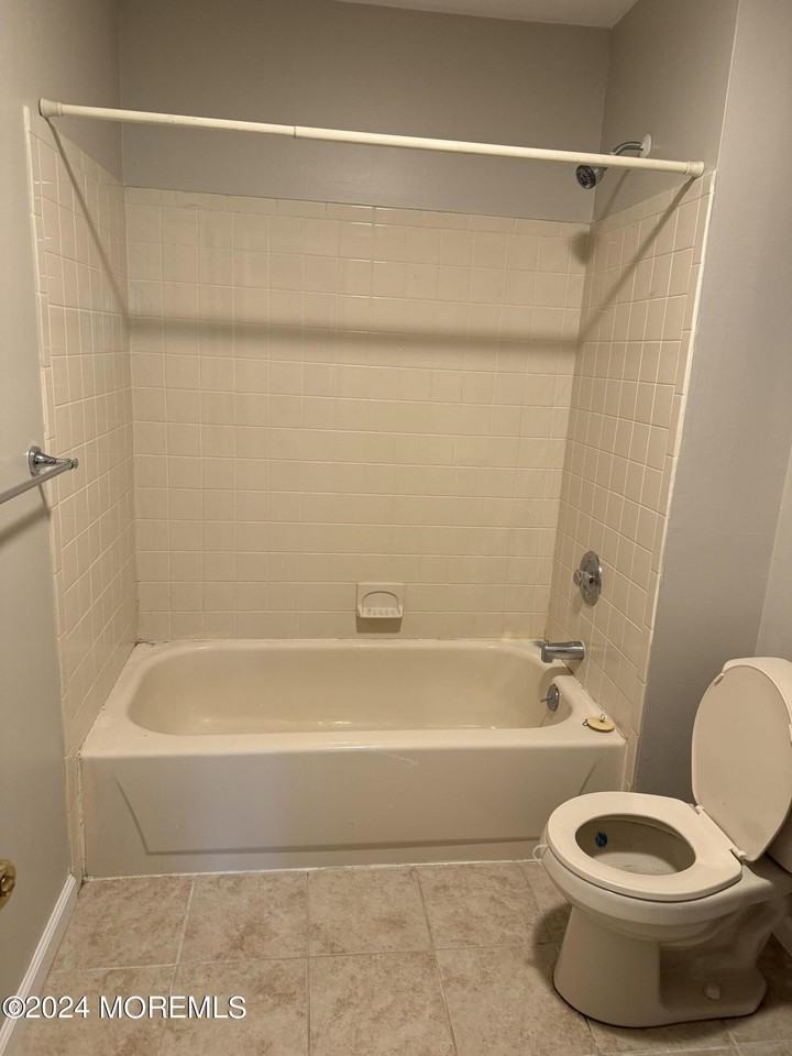 51 Brandywine Ct #284 - Photo 7 of 10