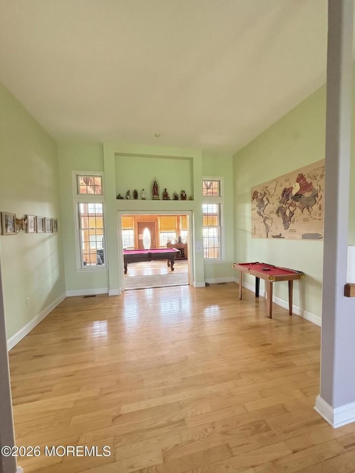 290 N Myrtle St - Photo 5 of 36