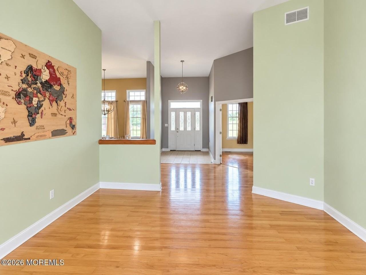 290 N Myrtle St - Photo 6 of 36