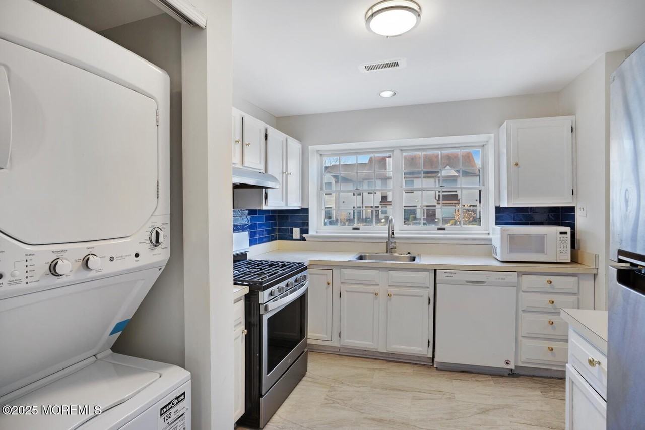 121 Westchester Dr - Photo 6 of 23