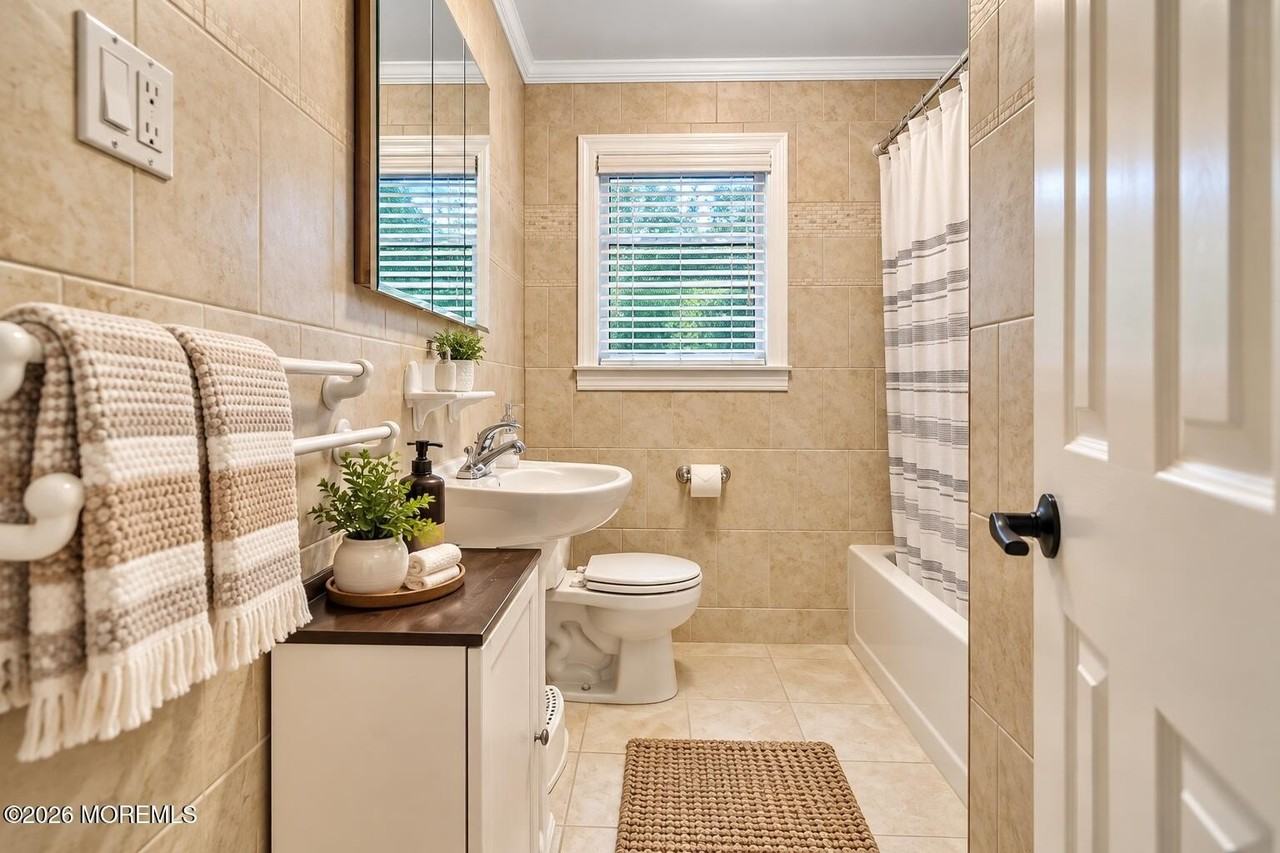 75 Poplar Ave - Photo 5 of 9