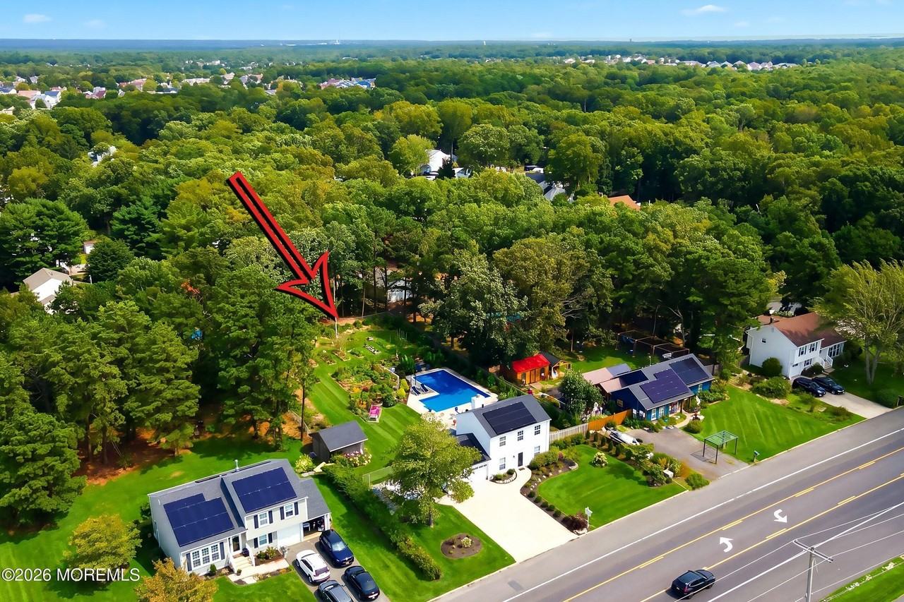 1072 W Bay Ave - Photo 4 of 27