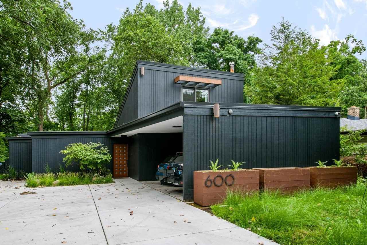 600 Hill St - Photo 2 of 35