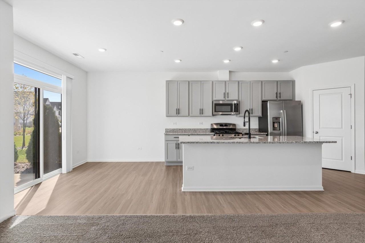 8489 Liberty Ln #8489 - Photo 4 of 16