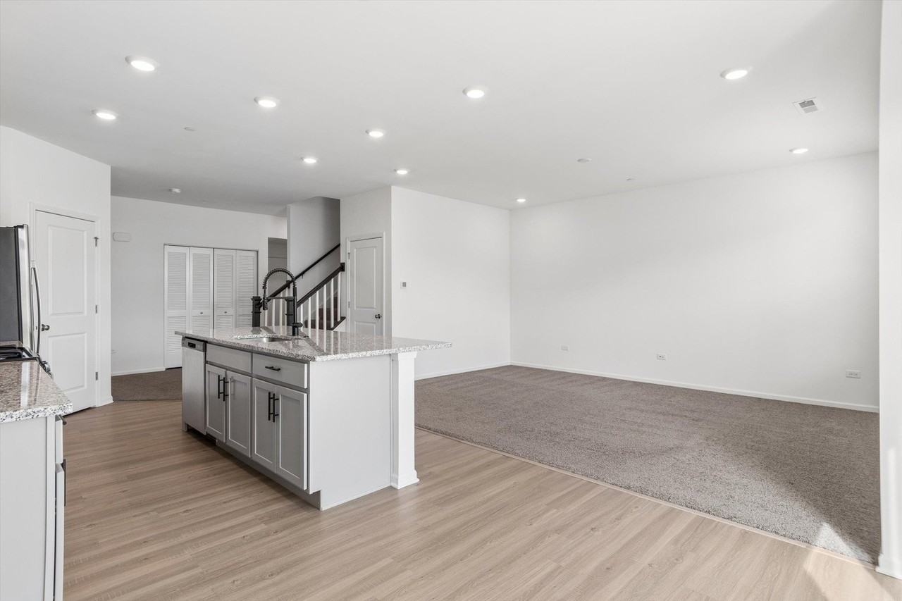 8489 Liberty Ln #8489 - Photo 5 of 16
