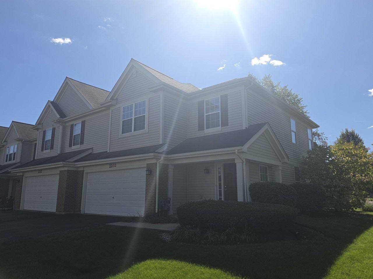 2202 Claremont Ln - Photo 2 of 28