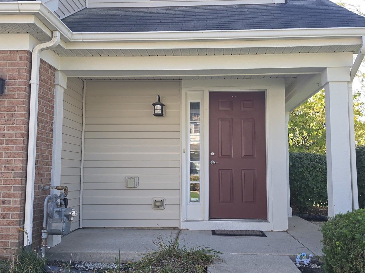 2202 Claremont Ln - Photo 3 of 28