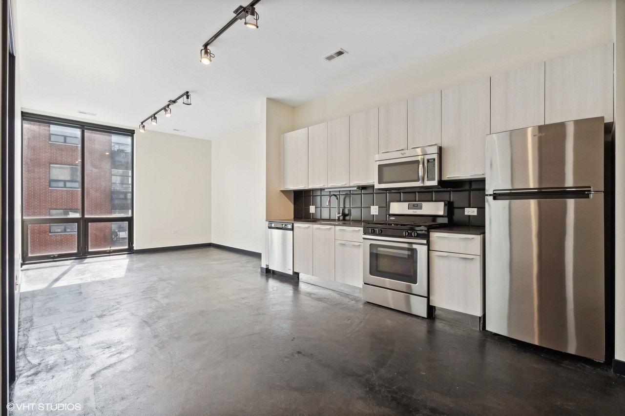 1647 N Milwaukee Ave #404 - Photo 3 of 10