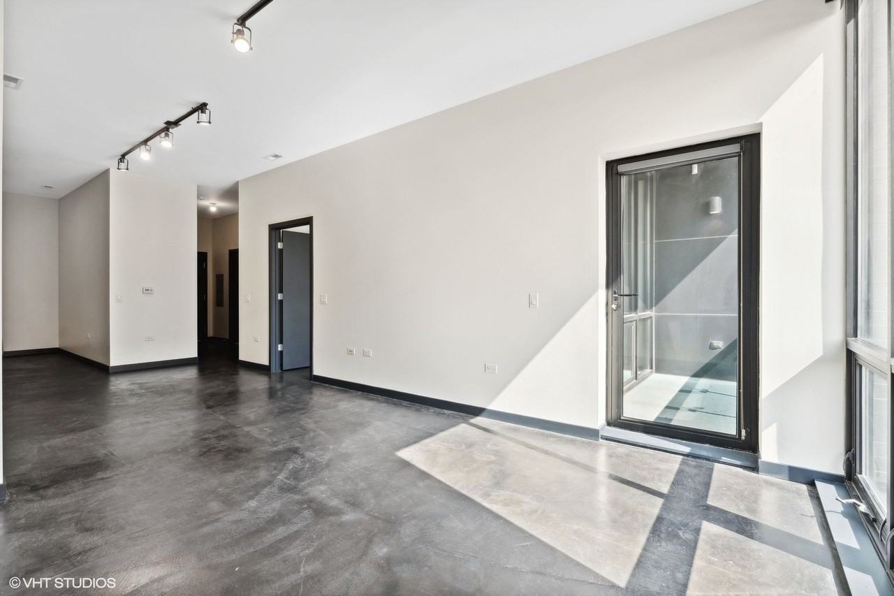 1647 N Milwaukee Ave #404 - Photo 4 of 10