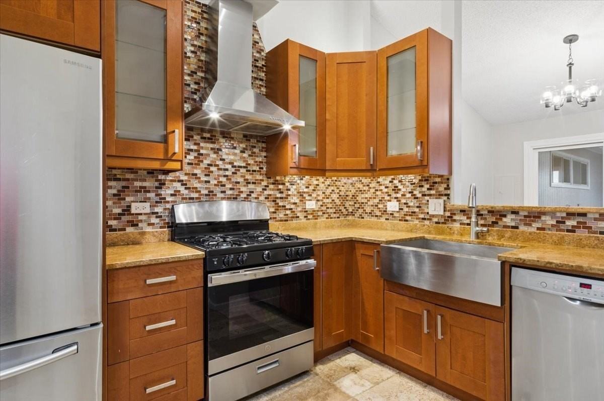512 Lyon Dr #512 - Photo 6 of 17