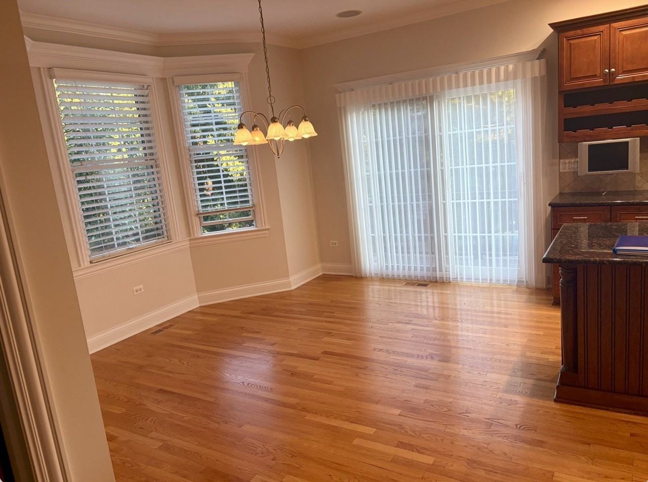 1127 Gilbert Ave #1127 - Photo 4 of 8