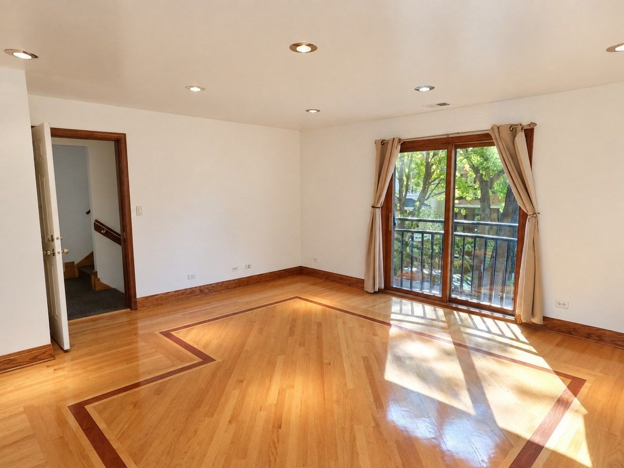 1942 W Melrose St #1 - Photo 2 of 10