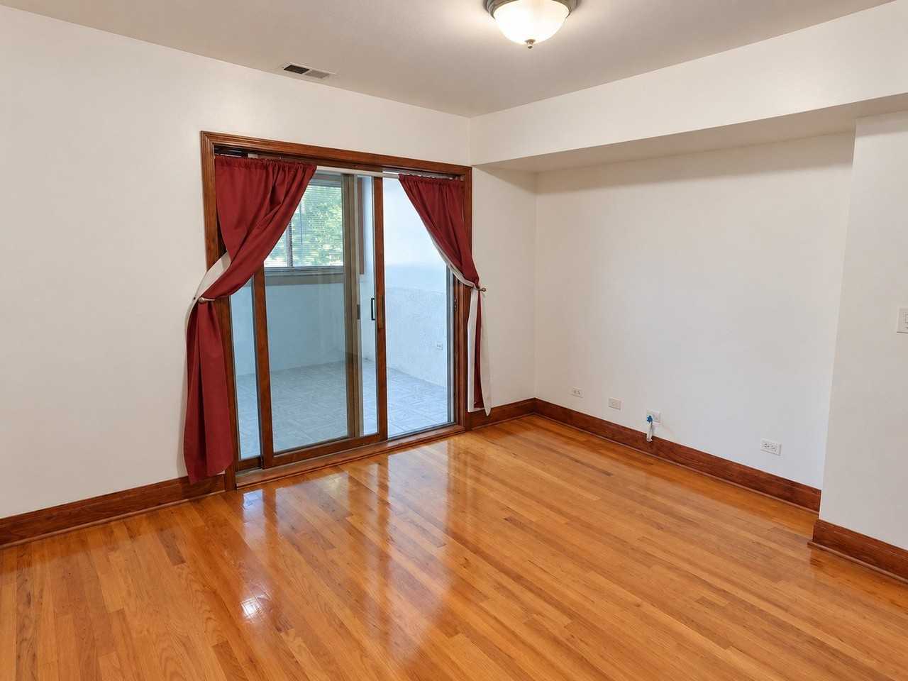 1942 W Melrose St #1 - Photo 7 of 10