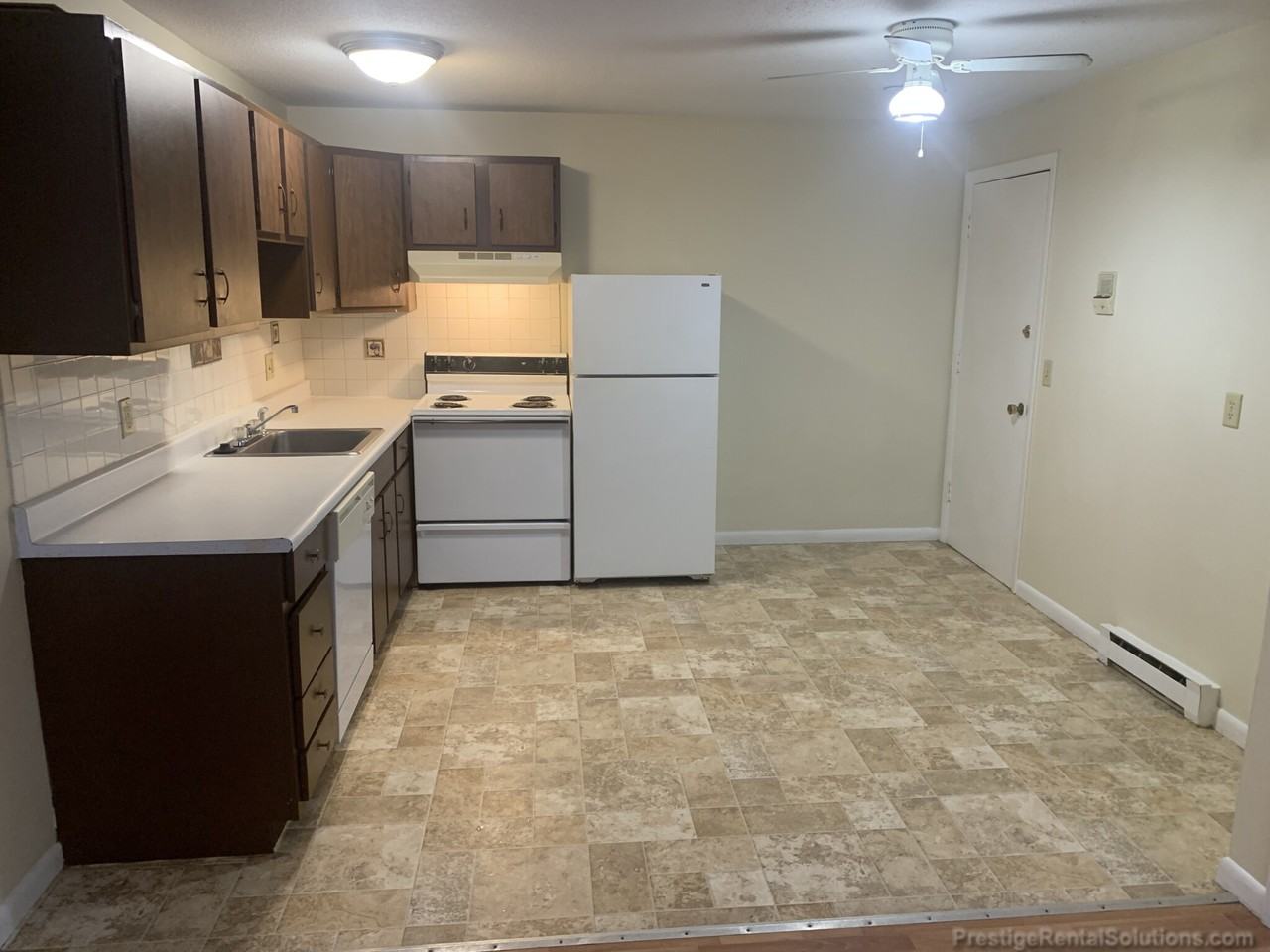 29 Dinan Dr #7 - Photo 3 of 15
