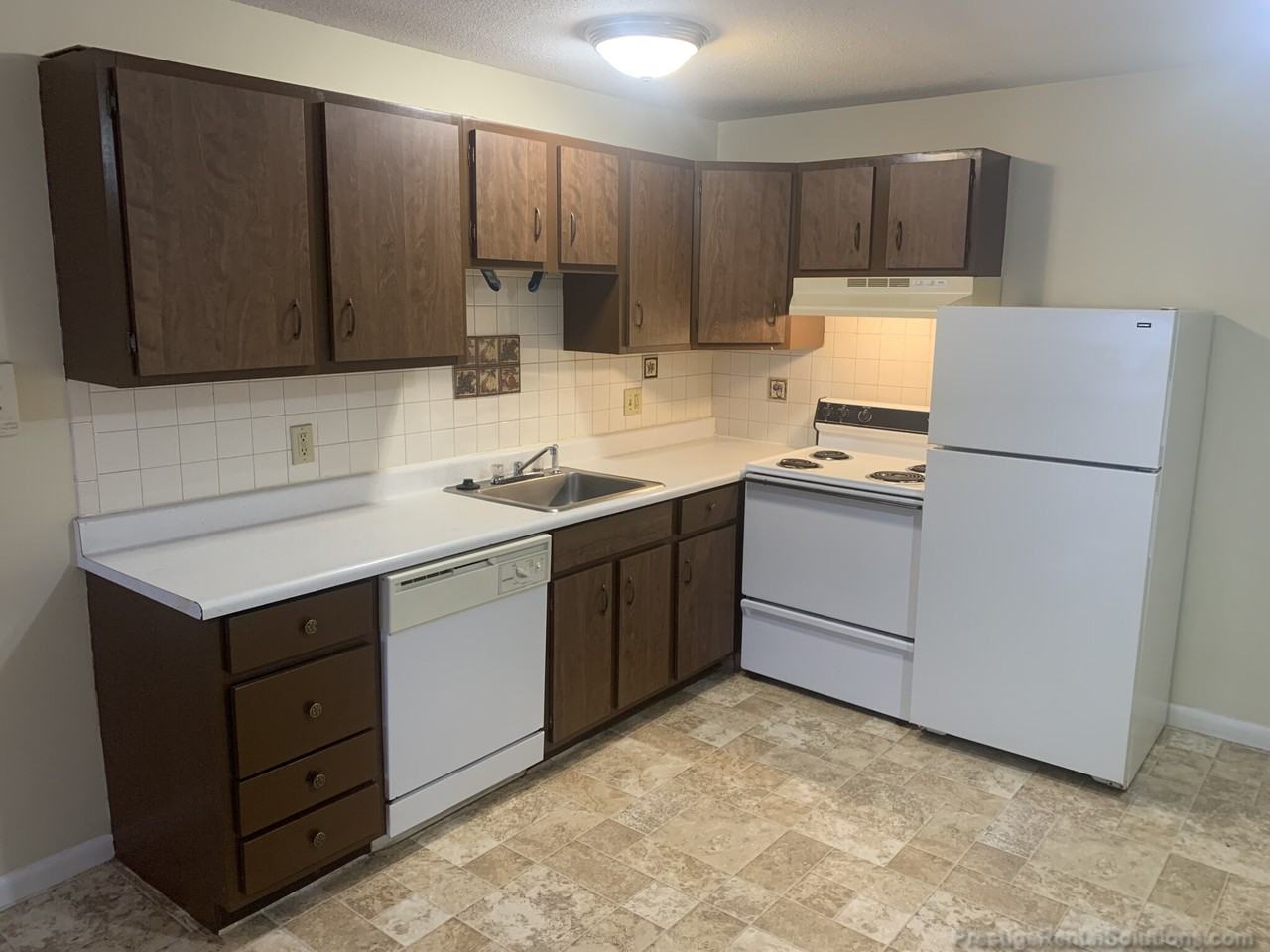 29 Dinan Dr #7 - Photo 4 of 15
