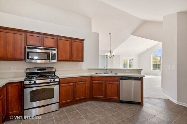 625 Schumann St - Photo 2 of 18