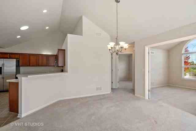 625 Schumann St - Photo 6 of 18