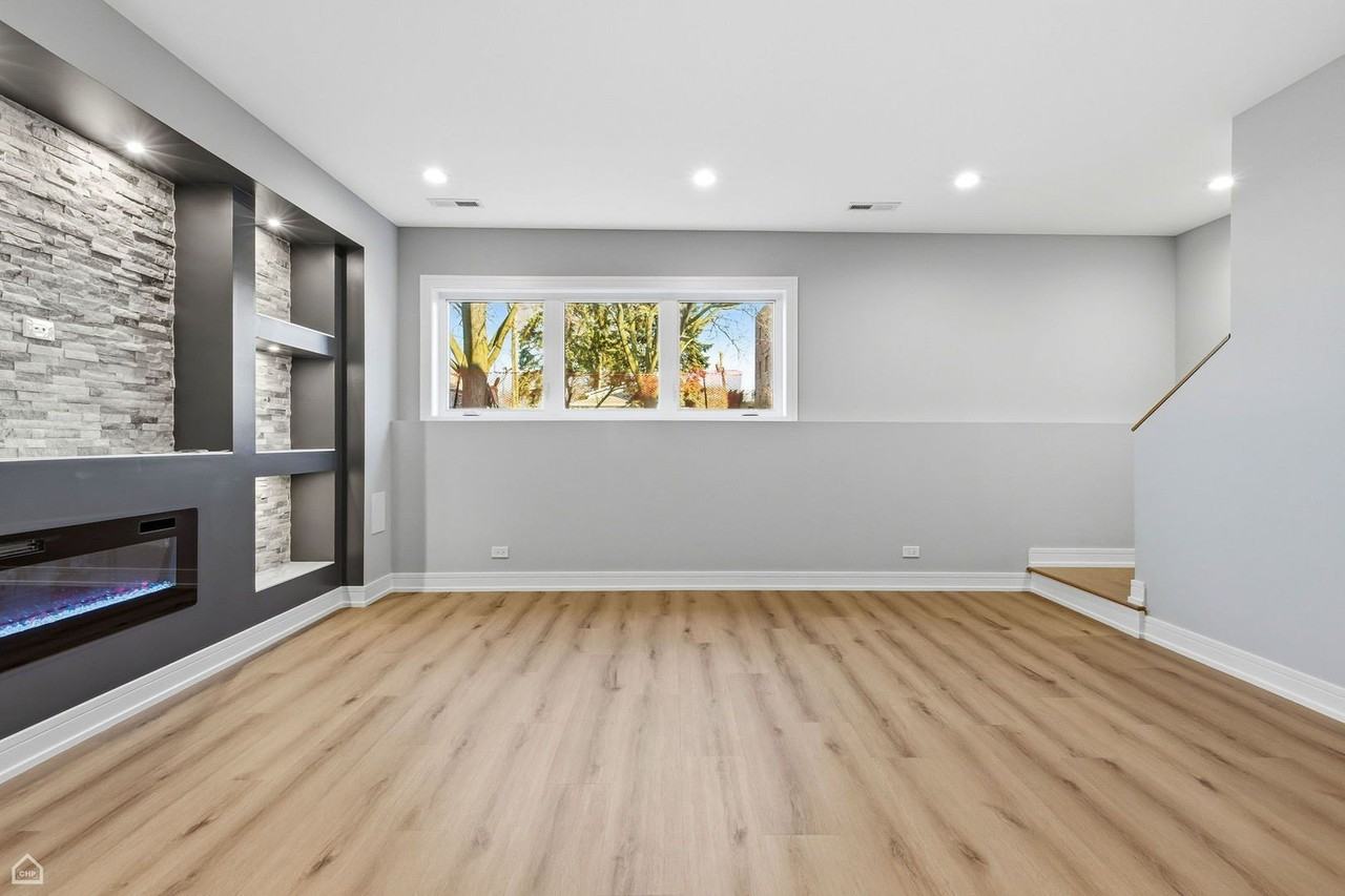 2724 Budd St - Photo 2 of 30