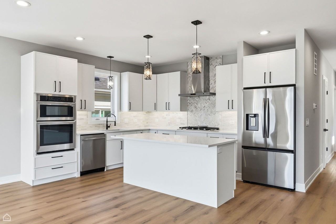 2724 Budd St - Photo 6 of 30