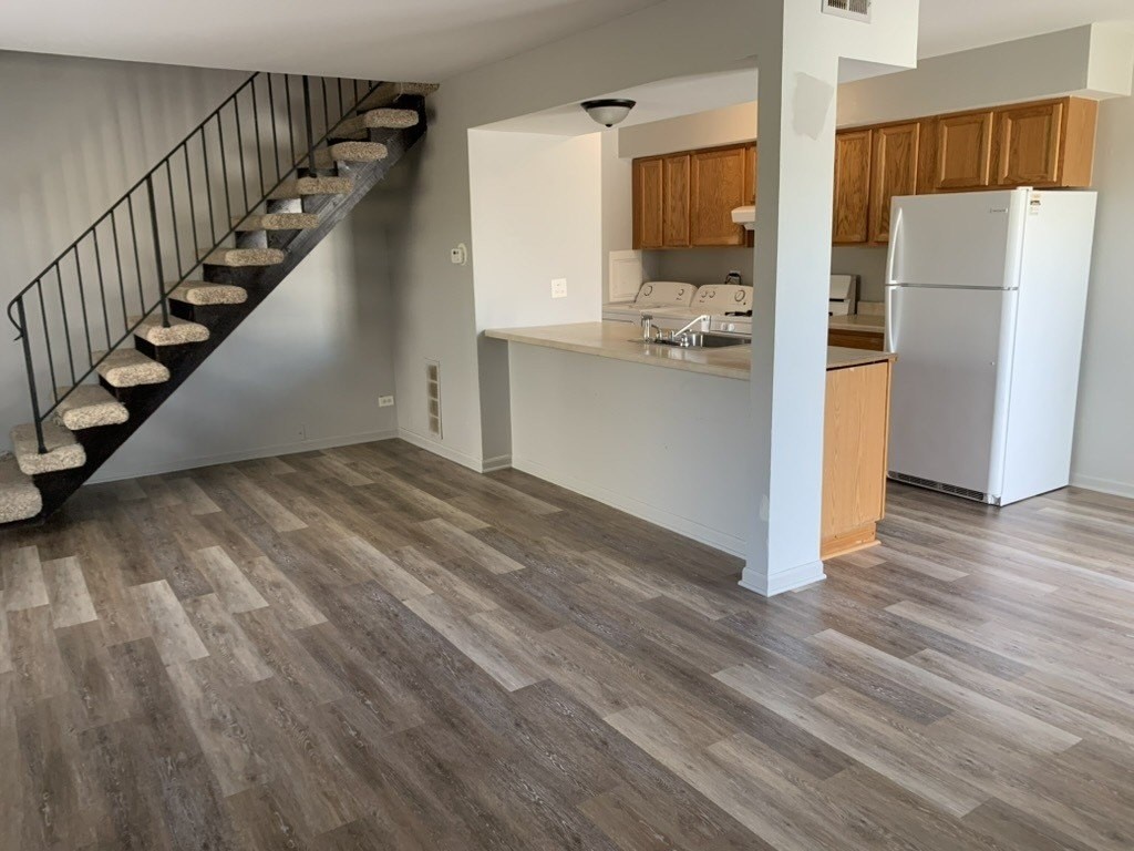 1505 Cornell Ct #2E - Photo 4 of 6
