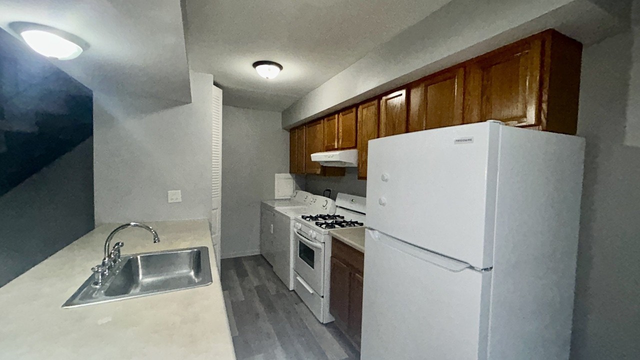 1505 Cornell Ct #2E - Photo 6 of 6