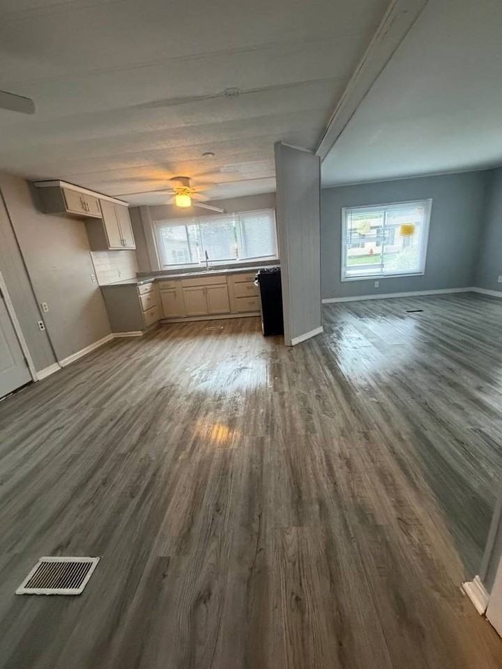 2247 Astor St - Photo 4 of 27
