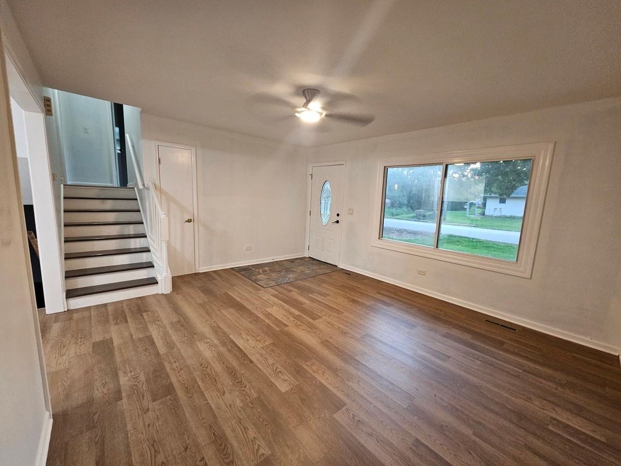 1716 Parklane Ave - Photo 4 of 18