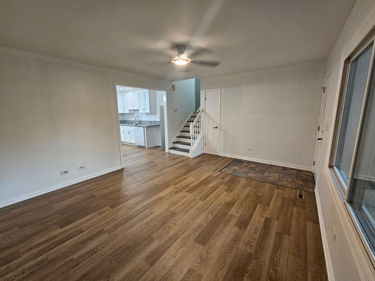 1716 Parklane Ave - Photo 5 of 18