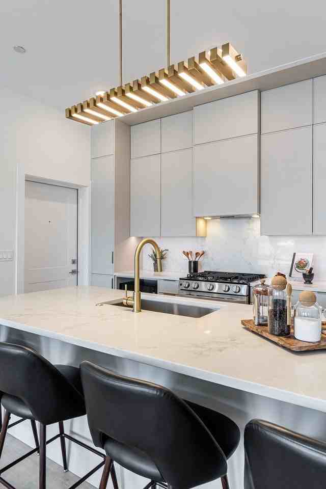 1628 N Damen Ave #401 - Photo 6 of 34