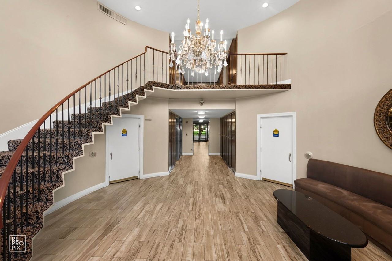 190 S Wood Dale Rd #706 - Photo 2 of 15