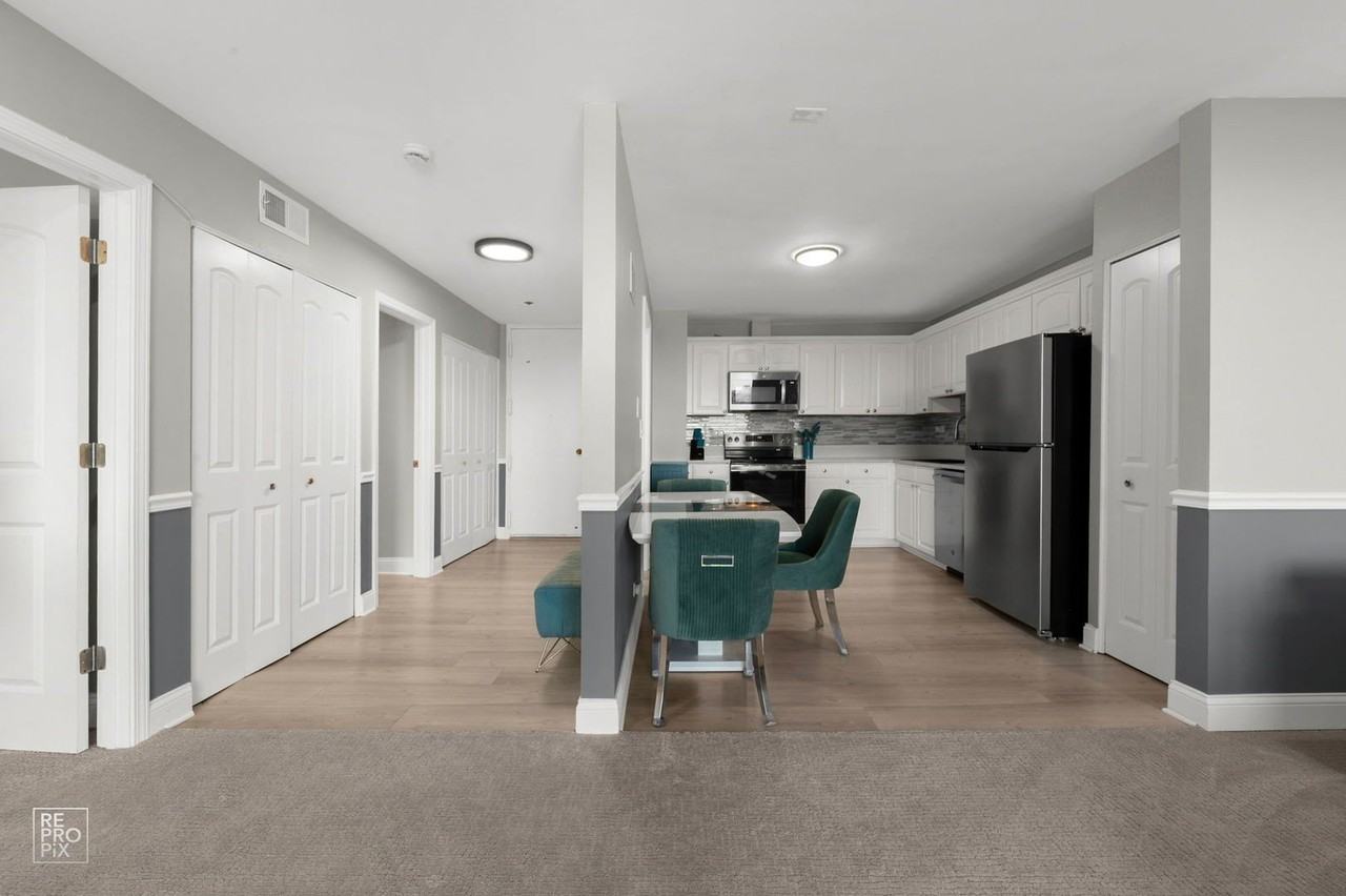 190 S Wood Dale Rd #706 - Photo 6 of 15