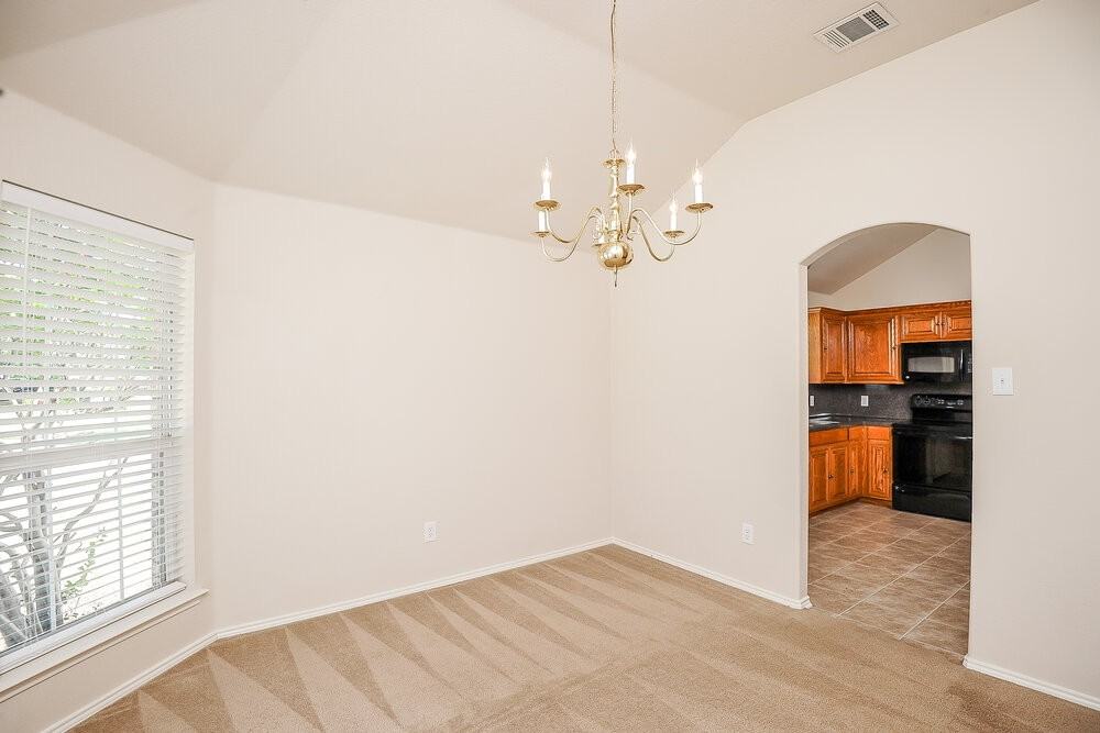 10776 Braemoor Dr - Photo 4 of 16
