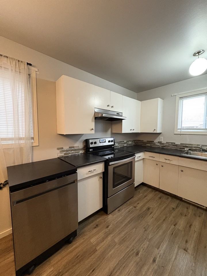 174 Clyde Rd - Photo 3 of 18