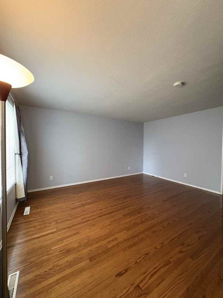 174 Clyde Rd - Photo 5 of 18