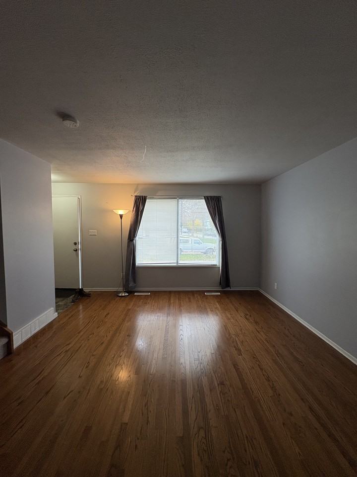 174 Clyde Rd - Photo 6 of 18