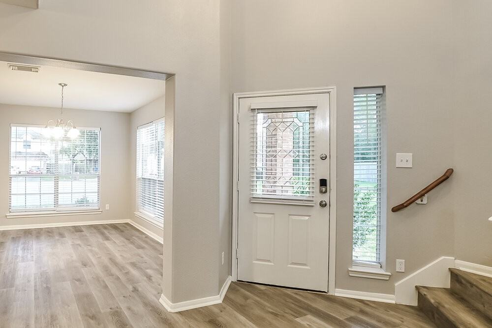 1061 Cabot Cv - Photo 4 of 17