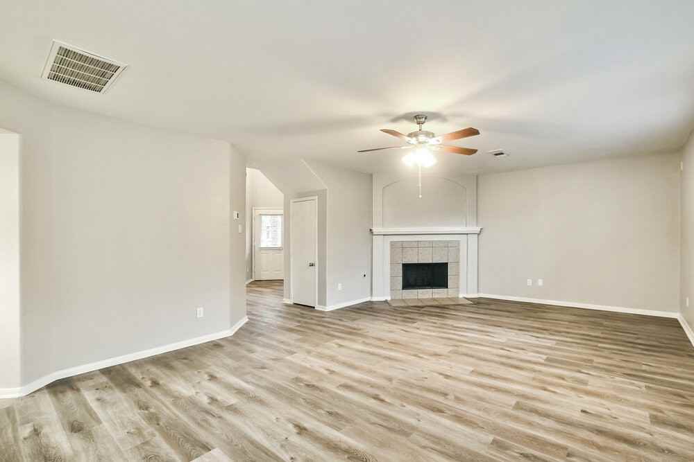 1061 Cabot Cv - Photo 5 of 17